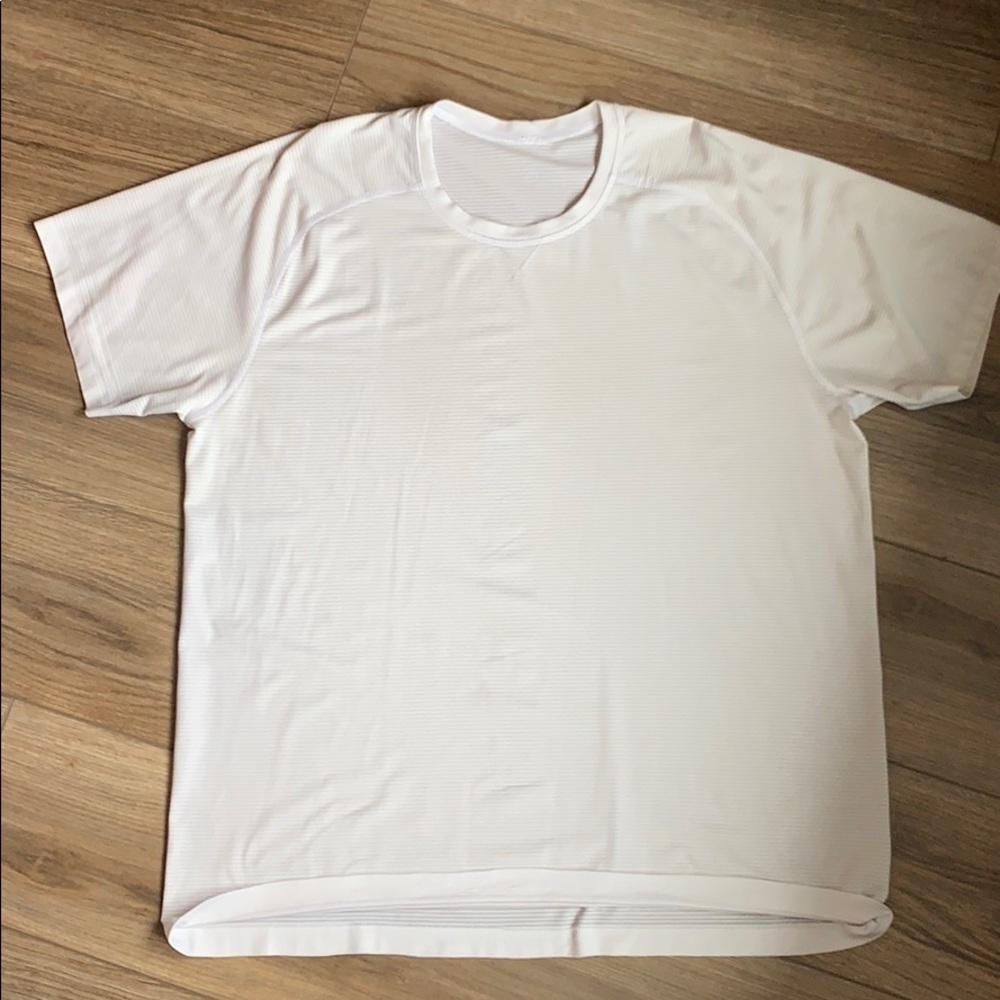 Men’s lululemon shirt
